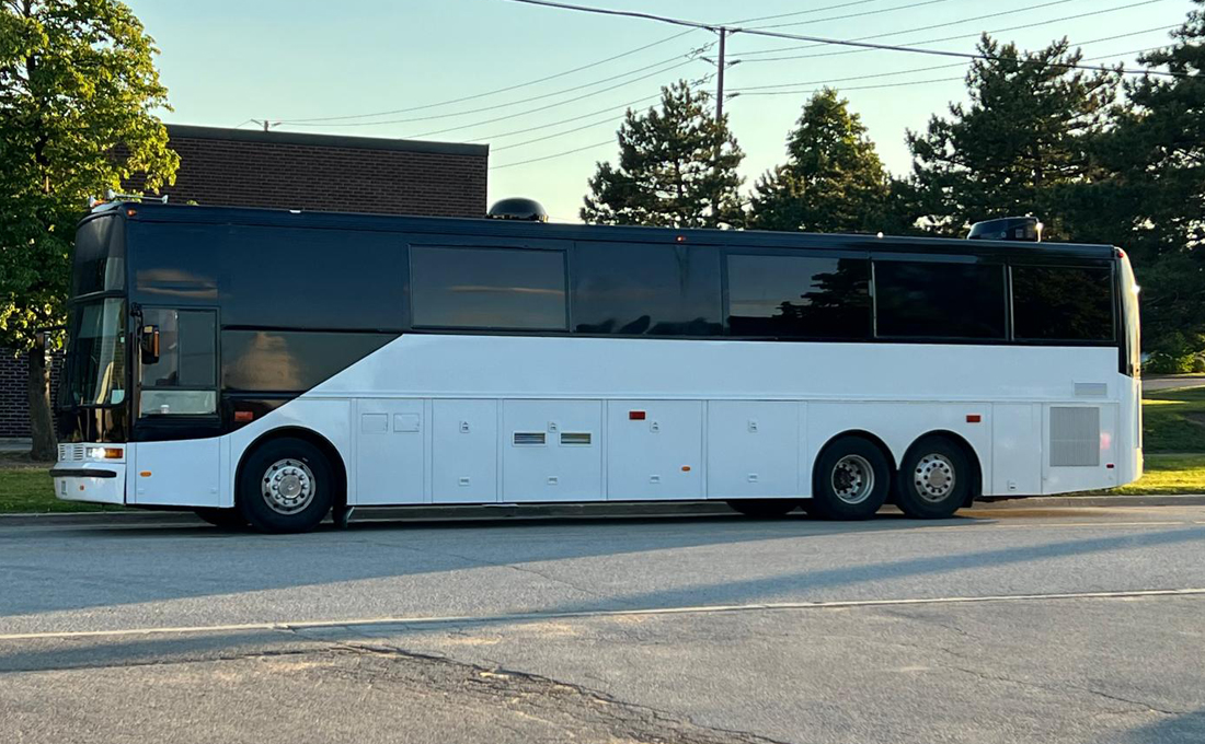 40 passengers party bus